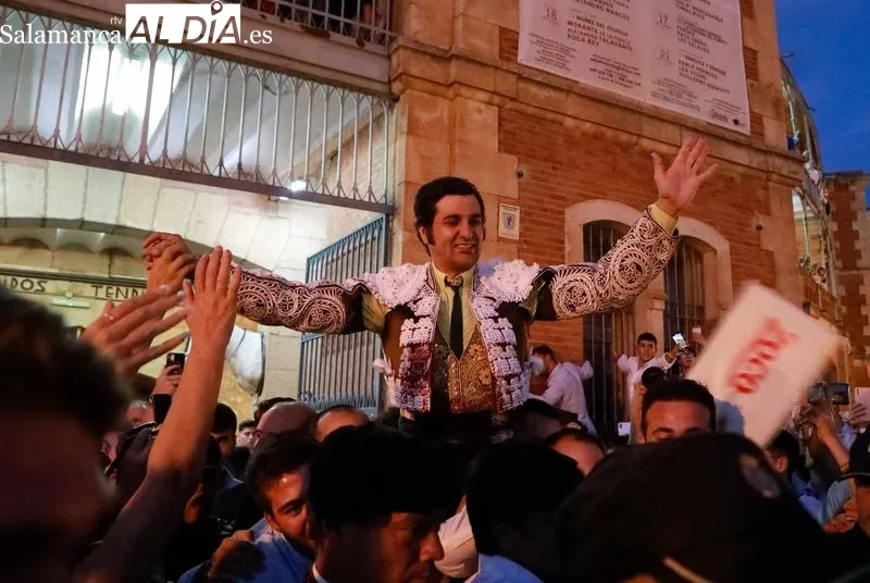 Foto 5 - Delirio y tres figuras de &eacute;poca