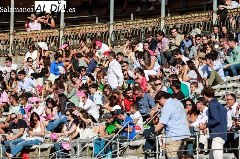Ambiente esta tarde en la plaza de La Glorieta