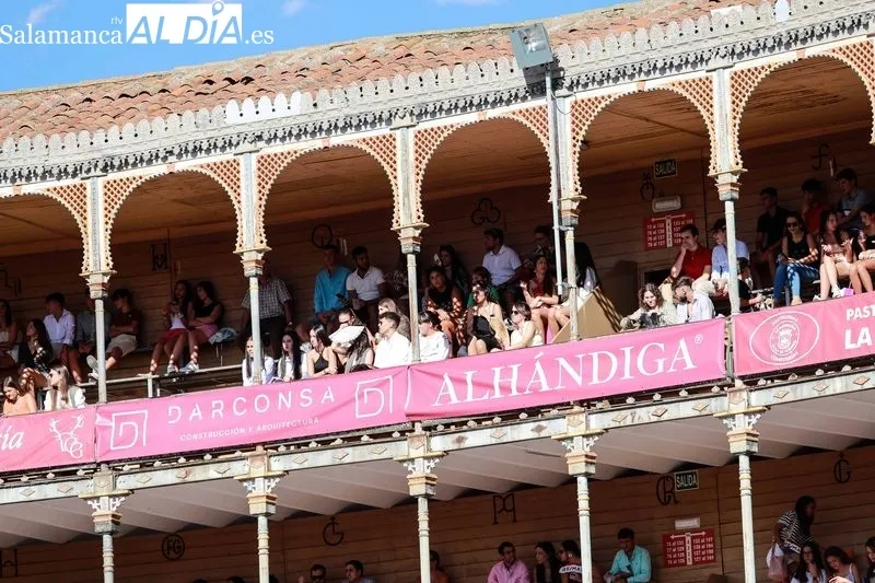Ambiente esta tarde en la plaza de La Glorieta