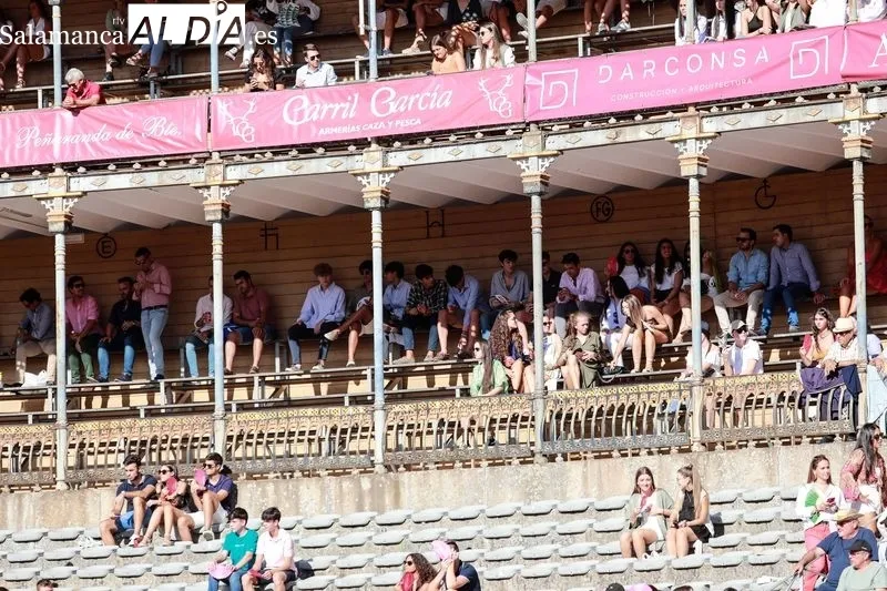 Ambiente esta tarde en la plaza de La Glorieta