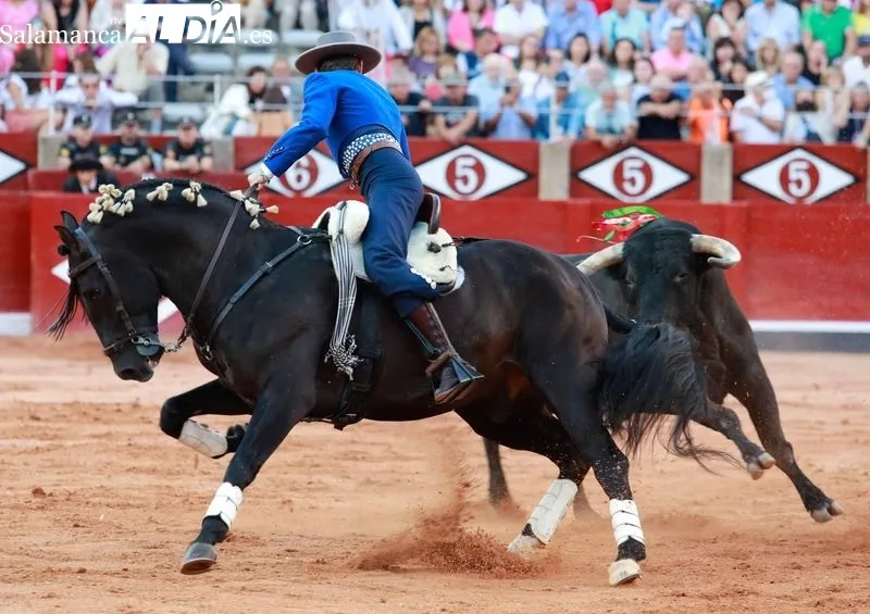 Festejo de rejones en La Glorieta. Fotos: Miguel Hernández