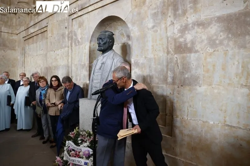 Ofrenda floral por el Día de Unamuno en el Palacio de Anaya. Foto de David Sañudo