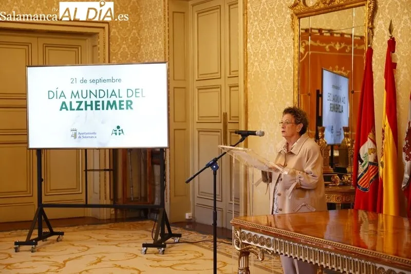 Recepción en el Ayuntamiento a la Asociación de Familiares de Alzheimer de Salamanca (AFA-Salamanca) con motivo de la celebración del Día Mundial de esta enfermedad. Foto de David Sañudo