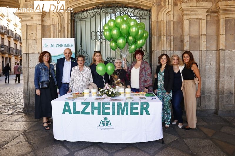 Recepción en el Ayuntamiento a la Asociación de Familiares de Alzheimer de Salamanca (AFA-Salamanca) con motivo de la celebración del Día Mundial de esta enfermedad. Foto de David Sañudo