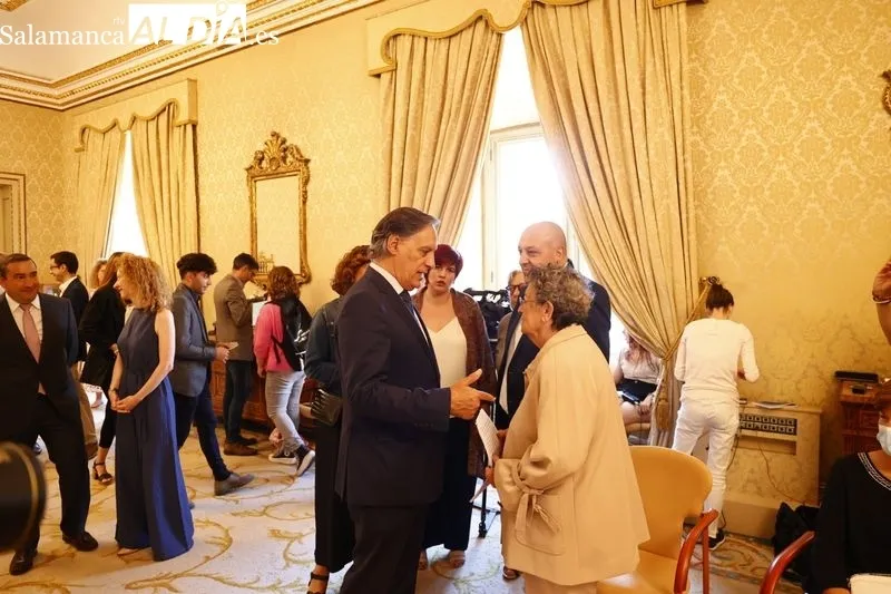 Recepción en el Ayuntamiento a la Asociación de Familiares de Alzheimer de Salamanca (AFA-Salamanca) con motivo de la celebración del Día Mundial de esta enfermedad. Foto de David Sañudo