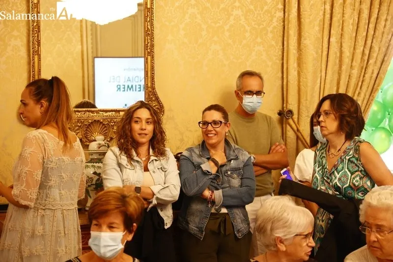 Recepción en el Ayuntamiento a la Asociación de Familiares de Alzheimer de Salamanca (AFA-Salamanca) con motivo de la celebración del Día Mundial de esta enfermedad. Foto de David Sañudo