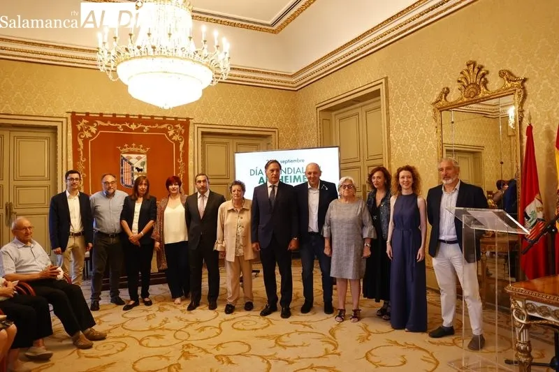 Recepción en el Ayuntamiento a la Asociación de Familiares de Alzheimer de Salamanca (AFA-Salamanca) con motivo de la celebración del Día Mundial de esta enfermedad. Foto de David Sañudo