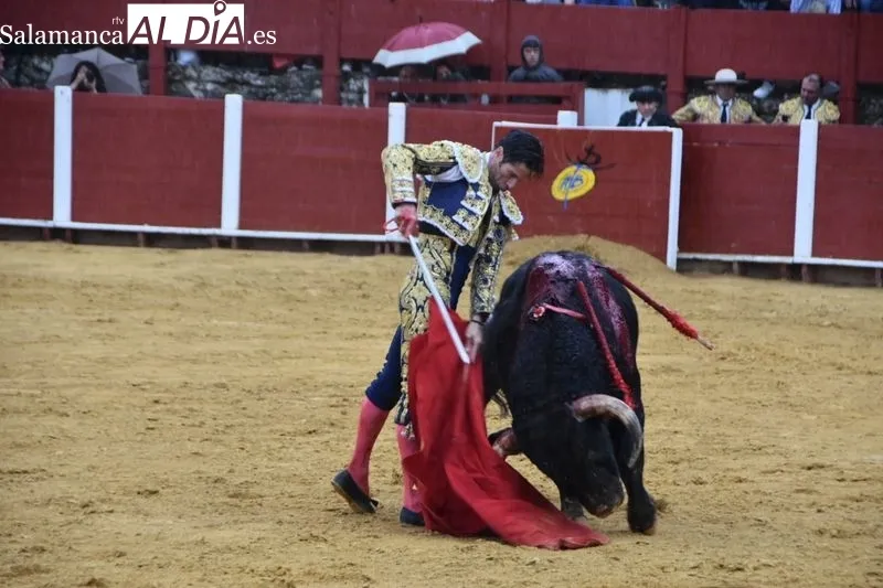 Foto 8 - Suspendida la corrida de B&eacute;jar tras la lidia del cuarto por la tremenda lluvia 