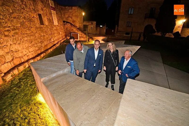 Foto 3 - Abierta la Plazuela de Amayuelas siendo conscientes de que &ldquo;va a costar entender&rdquo; el memorial