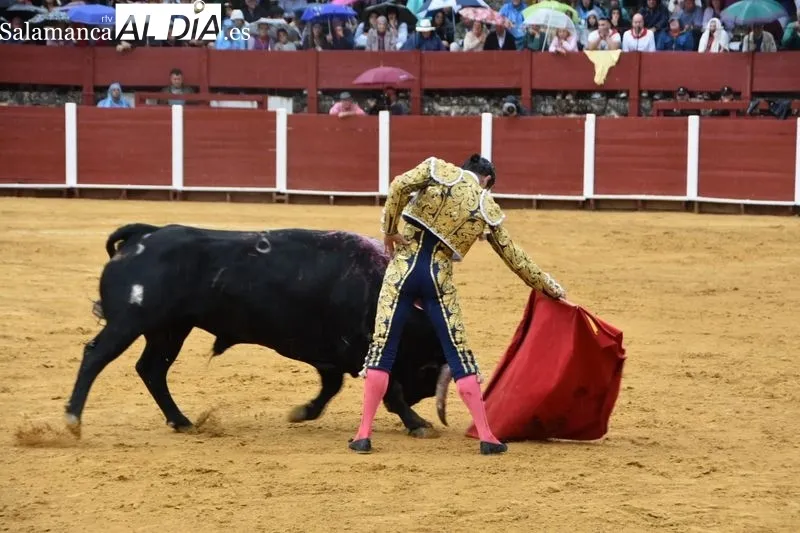 Foto 7 - Suspendida la corrida de B&eacute;jar tras la lidia del cuarto por la tremenda lluvia 