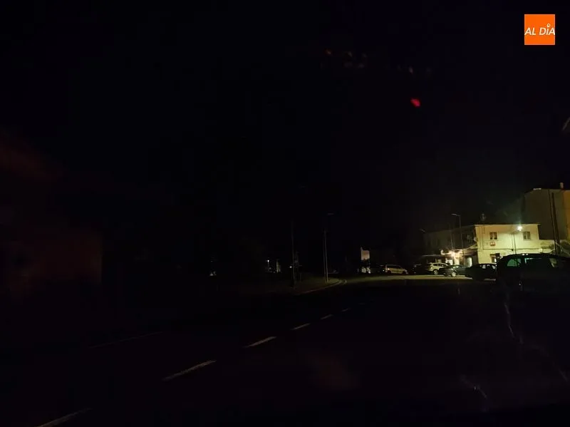 Foto 7 - La ausencia de luz se convierte en costumbre en la traves&iacute;a Clemente Velasco