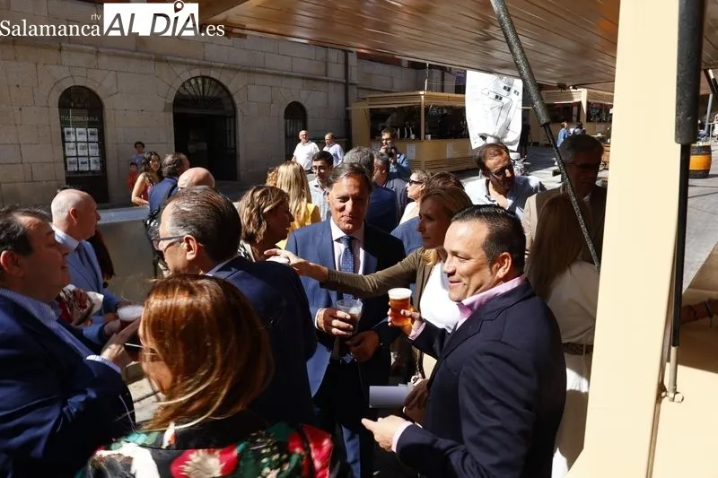 Inauguración de la Feria de Día en las casetas de la plaza del Mercado. Foto de David Sañudo