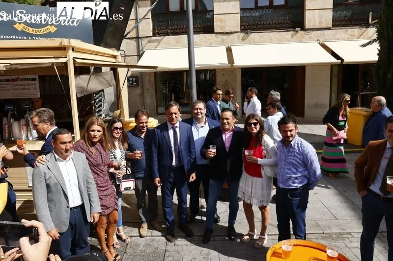 Inauguración de la Feria de Día en las casetas de la plaza del Mercado. Foto de David Sañudo