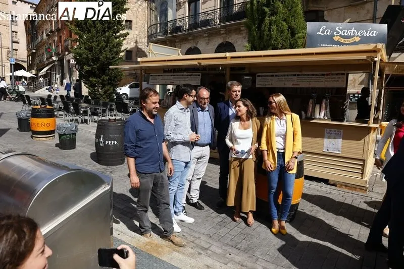 Inauguración de la Feria de Día en las casetas de la plaza del Mercado. Foto de David Sañudo