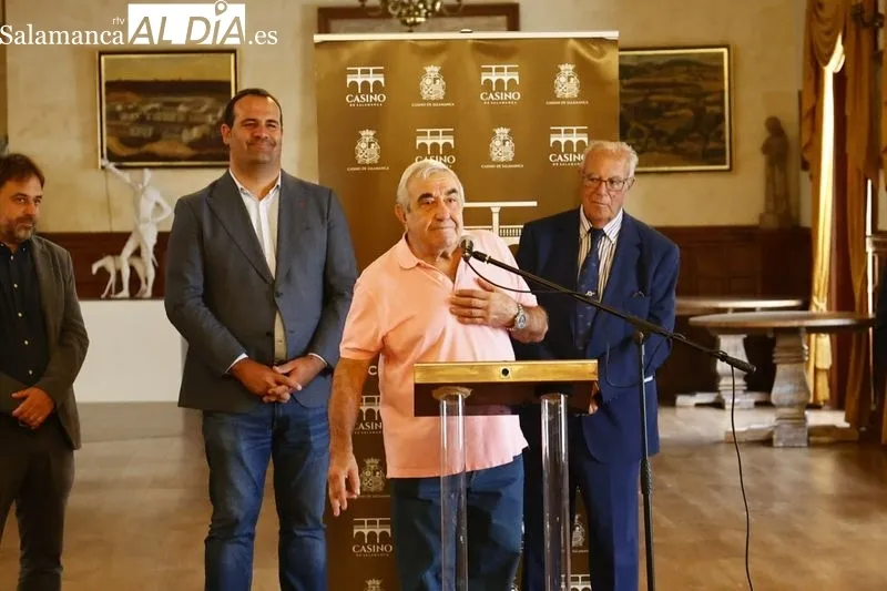 Inauguración de la muestra 'El toro y el arte' en el Casino de Salamanca. Foto de David Sañudo