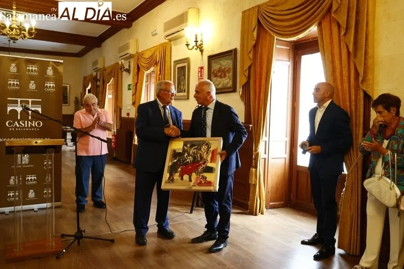 Inauguración de la muestra 'El toro y el arte' en el Casino de Salamanca. Foto de David Sañudo