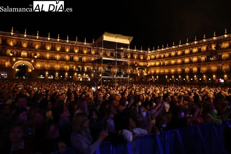 Concierto de Pastora Soler en la Plaza Mayor de Salamanca.Foto de David Sañudo