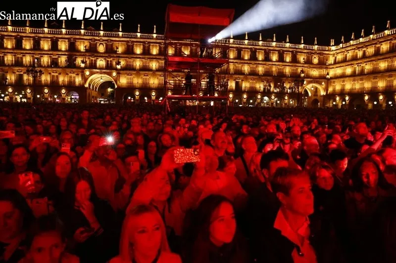 Concierto de Pastora Soler en la Plaza Mayor de Salamanca.Foto de David Sañudo