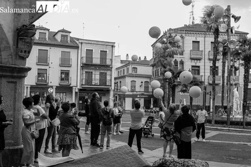 Foto 3 - Globos verdes y recuerdos para conmemorar el D&iacute;a Mundial del Alzheimer
