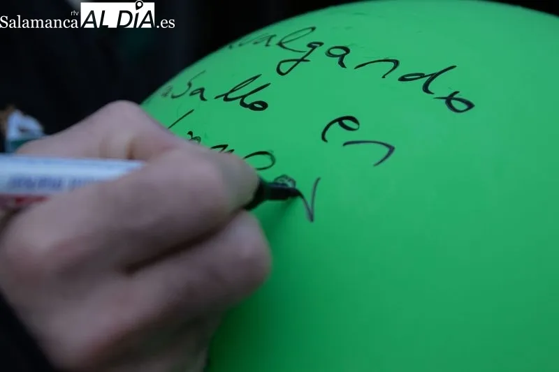 Foto 2 - Globos verdes y recuerdos para conmemorar el D&iacute;a Mundial del Alzheimer