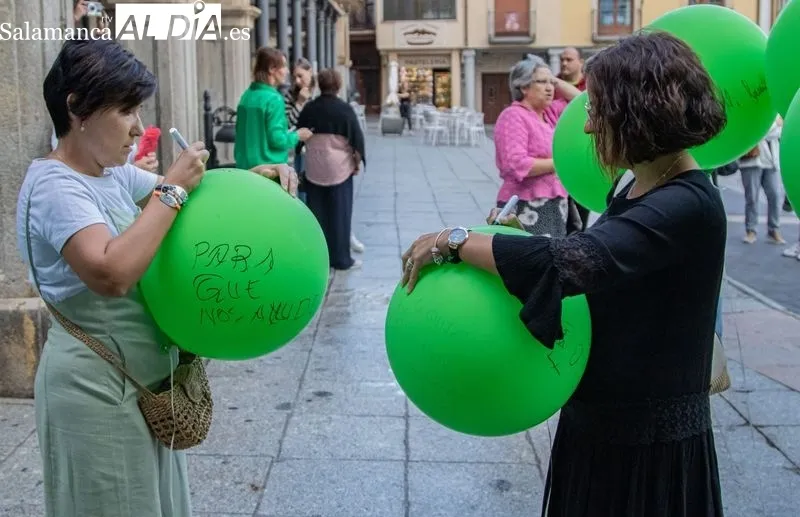Foto 11 - Globos verdes y recuerdos para conmemorar el D&iacute;a Mundial del Alzheimer