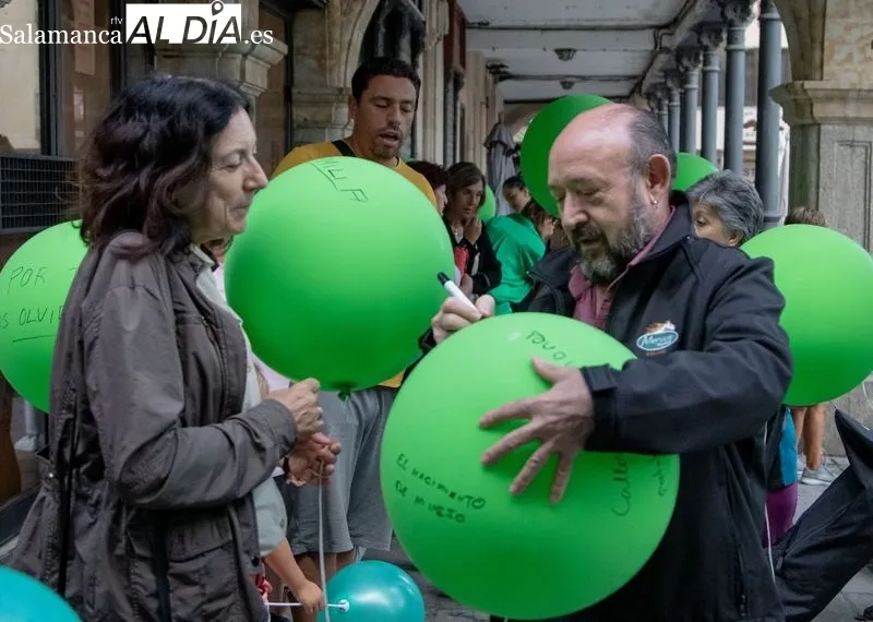 Foto 9 - Globos verdes y recuerdos para conmemorar el D&iacute;a Mundial del Alzheimer