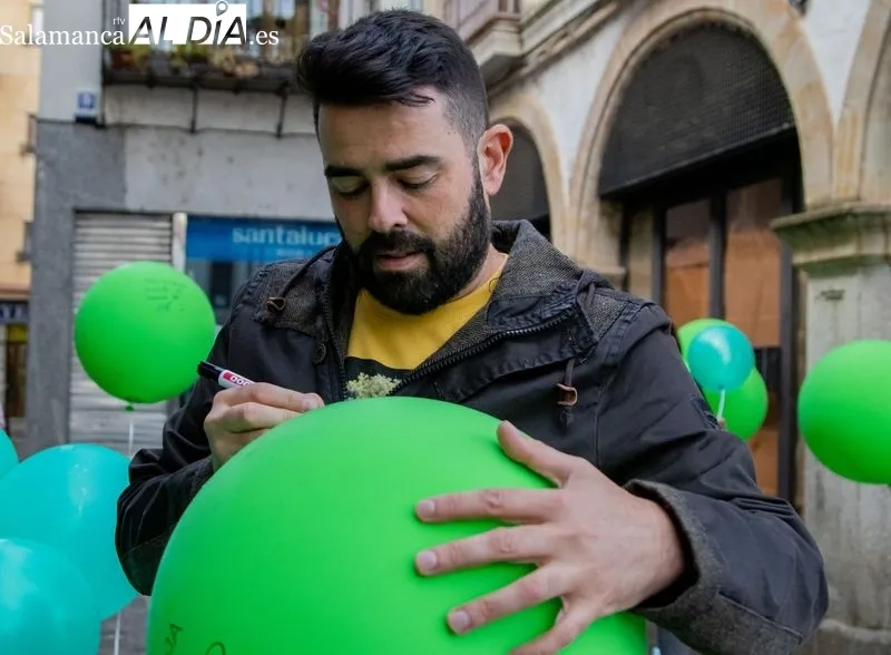 Foto 5 - Globos verdes y recuerdos para conmemorar el D&iacute;a Mundial del Alzheimer