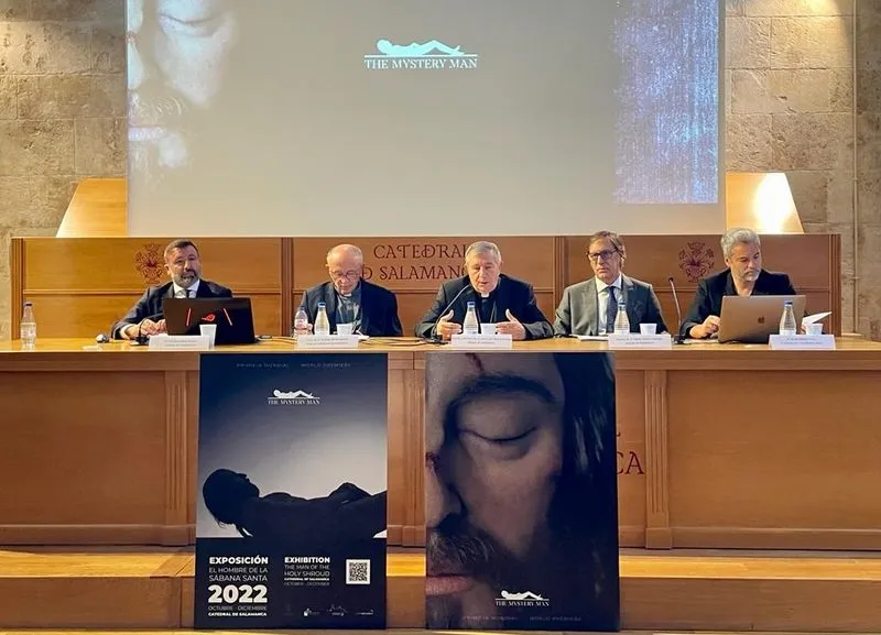 Presentación en la Catedral de la exposición 'The Mystery Man' que recorrerá los cinco continentes