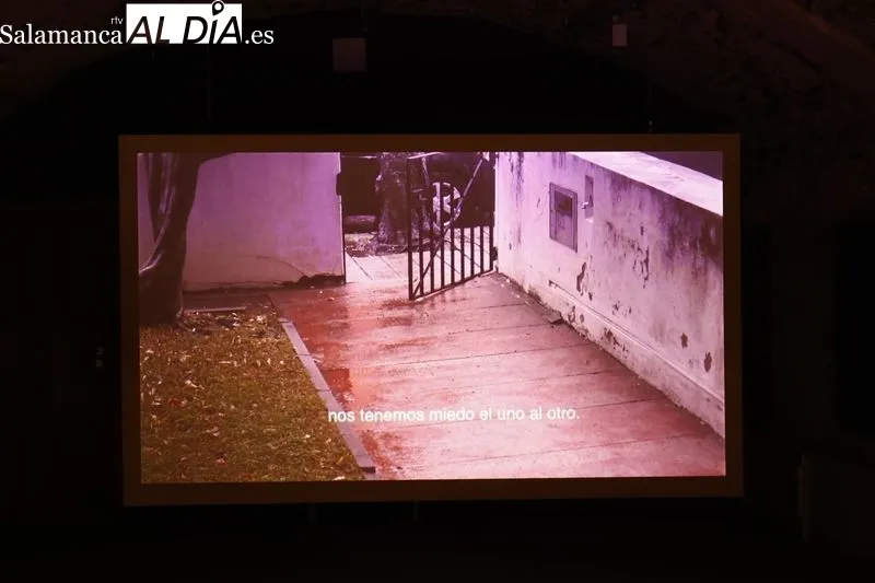 Exposición 'La memoria es un dispositivo para anular la distancia' en el Espacio de Arte Experimental Fonseca. Foto de David Sañudo