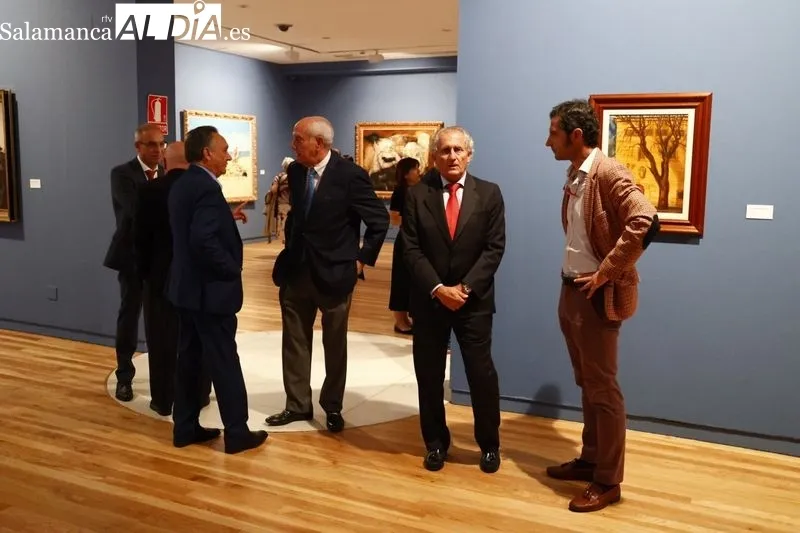 Inauguración de la exposición 'Profesores y Alumnos de la Escuela de Nobles y Bellas Artes de San Eloy'. Foto de David Sañudo