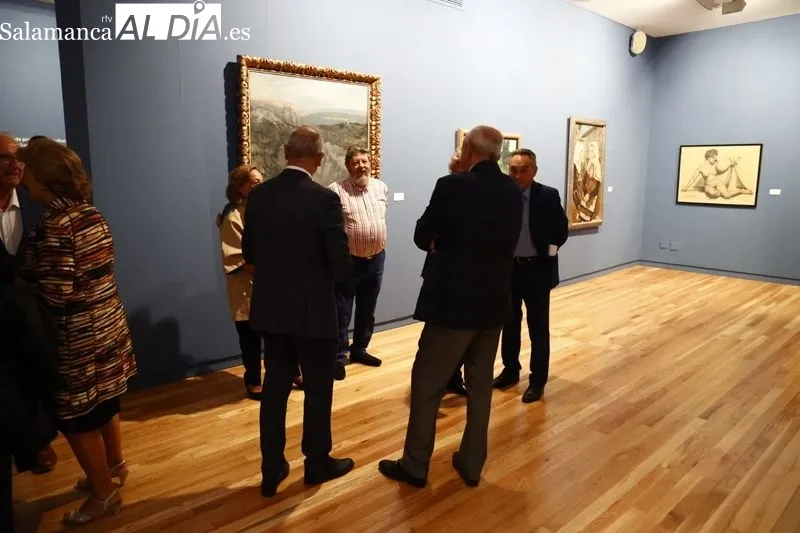 Inauguración de la exposición 'Profesores y Alumnos de la Escuela de Nobles y Bellas Artes de San Eloy'. Foto de David Sañudo