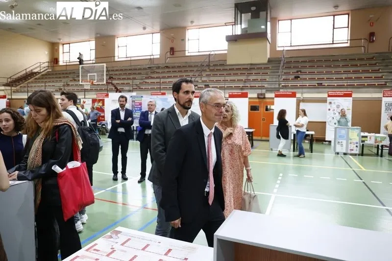 Feria de Bienvenida de la Universidad de Salamanca en el pabellón Unamuno. Foto de David Sañudo