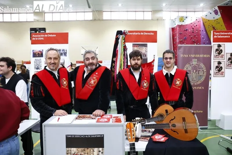 Feria de Bienvenida de la Universidad de Salamanca en el pabellón Unamuno. Foto de David Sañudo