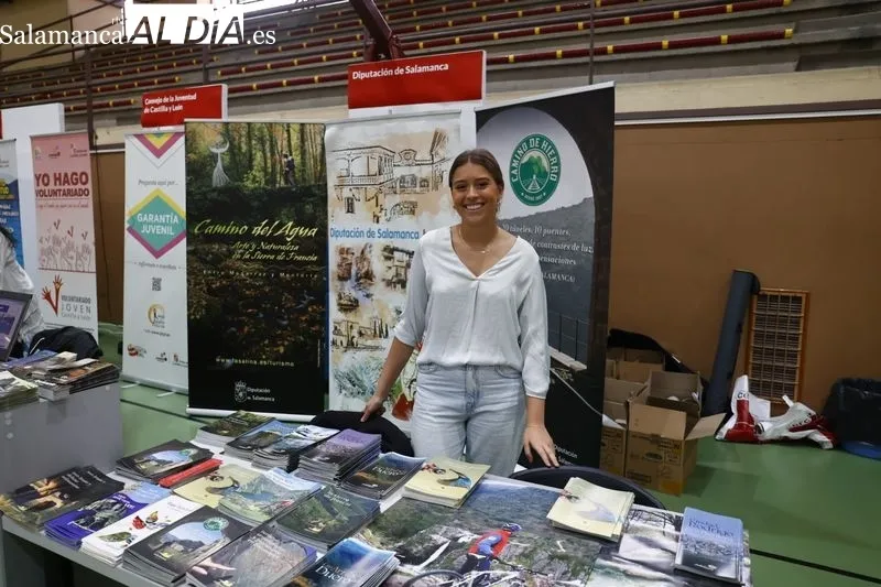 Feria de Bienvenida de la Universidad de Salamanca en el pabellón Unamuno. Foto de David Sañudo
