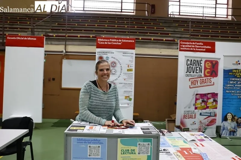 Feria de Bienvenida de la Universidad de Salamanca en el pabellón Unamuno. Foto de David Sañudo