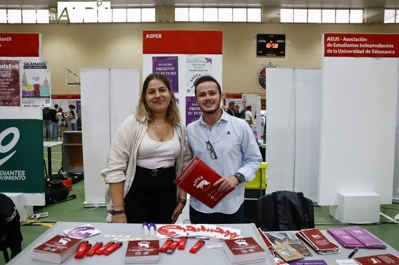 Feria de Bienvenida de la Universidad de Salamanca en el pabellón Unamuno. Foto de David Sañudo