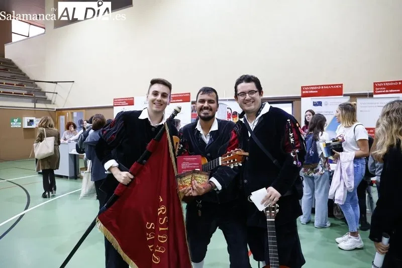 Feria de Bienvenida de la Universidad de Salamanca en el pabellón Unamuno. Foto de David Sañudo