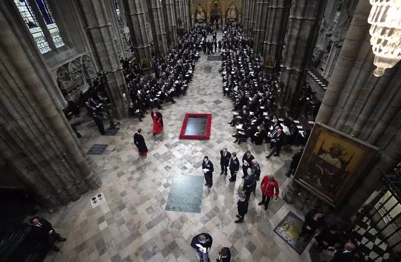 Foto 2 - As&iacute; ha sido el hist&oacute;rico funeral de Estado de la Reina Isabel II 