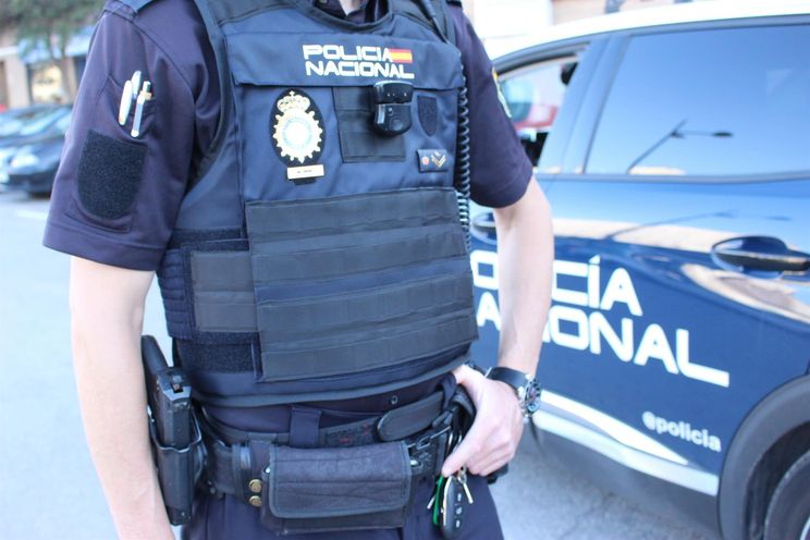 Imagen de archivo de un agente de la Policía Nacional - POLICÍA NACIONAL 