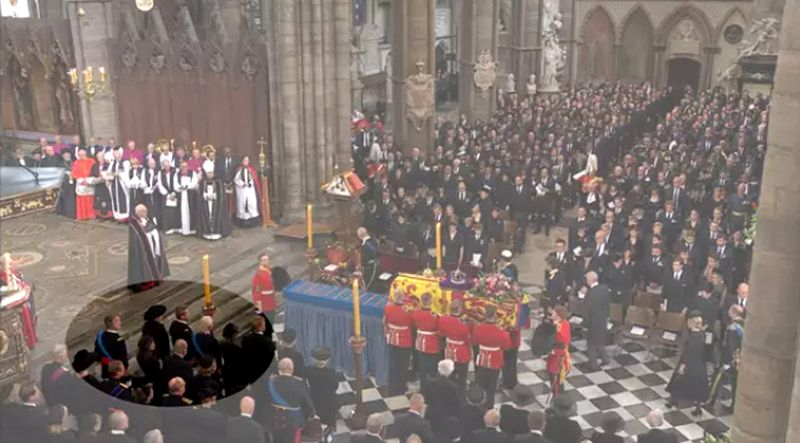 Los Reyes, sentados junto a los eméritos en el funeral de Isabel II. Foto CASA REAL DEL REINO UNIDO