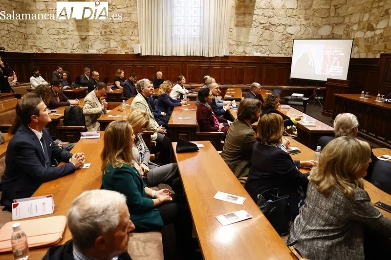 Homenaje al exrector de la USAL, Ignacio Berdugo, en el Aula Unamuno. Foto de David Sañudo