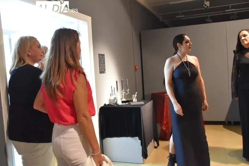 Exposición FATUM en la biblioteca Torrente Ballester