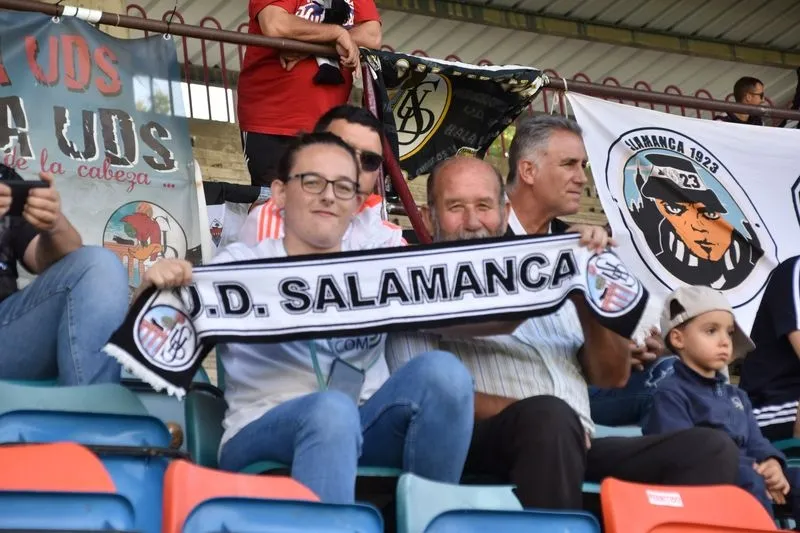 Foto 14 - El Helm&aacute;ntico conecta con el Salamanca UDS en su estreno liguero