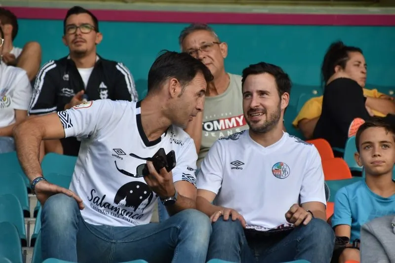 Foto 10 - El Helm&aacute;ntico conecta con el Salamanca UDS en su estreno liguero