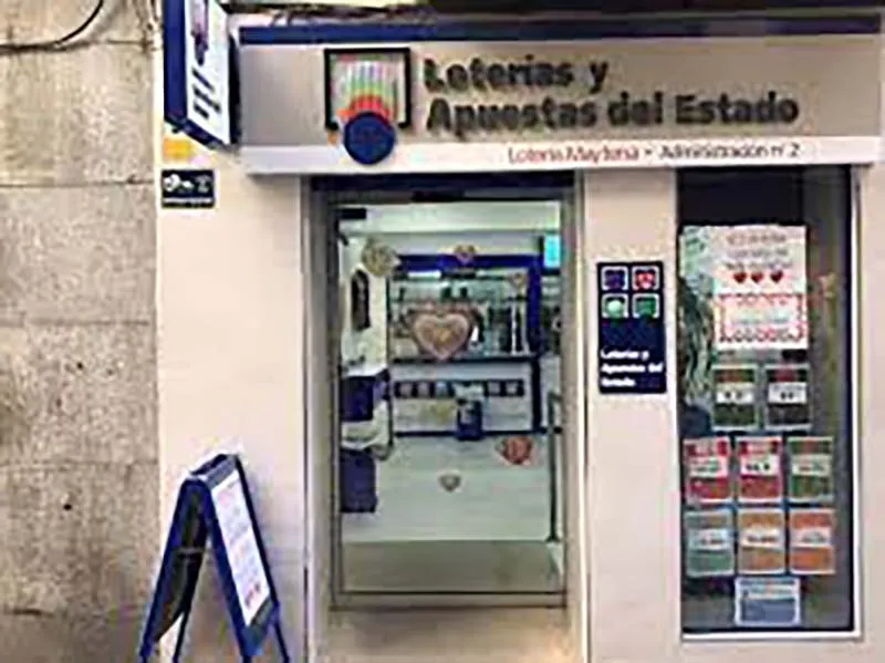Foto 2 - La Loter&iacute;a Nacional alegra a B&eacute;jar con 600.000 euros