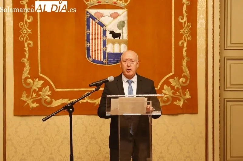 El concejal de Promoción Económica del Ayuntamiento de Salamanca, Juan José Sánchez Alonso, en la presentación de la cuarta convocatoria del programa de Formación a la Carta. Foto de David Sañudo