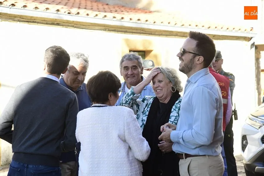 Foto 4 - Sentido homenaje de Monsagro a todos aquellos que les echaron una mano durante el incendio