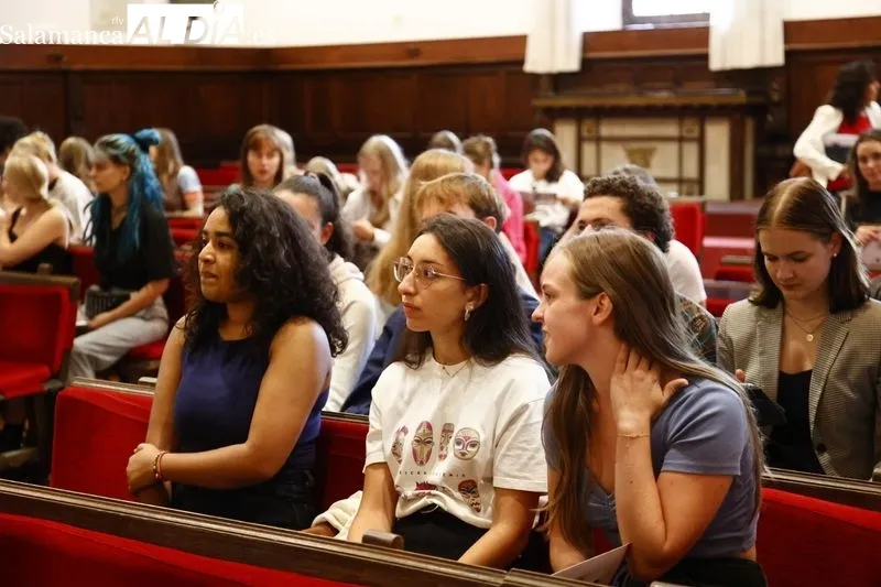 Acto en el Paraninfo para recibir a los nuevos estudiantes extranjeros Erasmus y de becas de intercambio que se incorporan a la USAL en el curso 2022-2023. Foto de David Sañudo