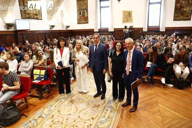 Acto en el Paraninfo para recibir a los nuevos estudiantes extranjeros Erasmus y de becas de intercambio que se incorporan a la USAL en el curso 2022-2023. Foto de David Sañudo