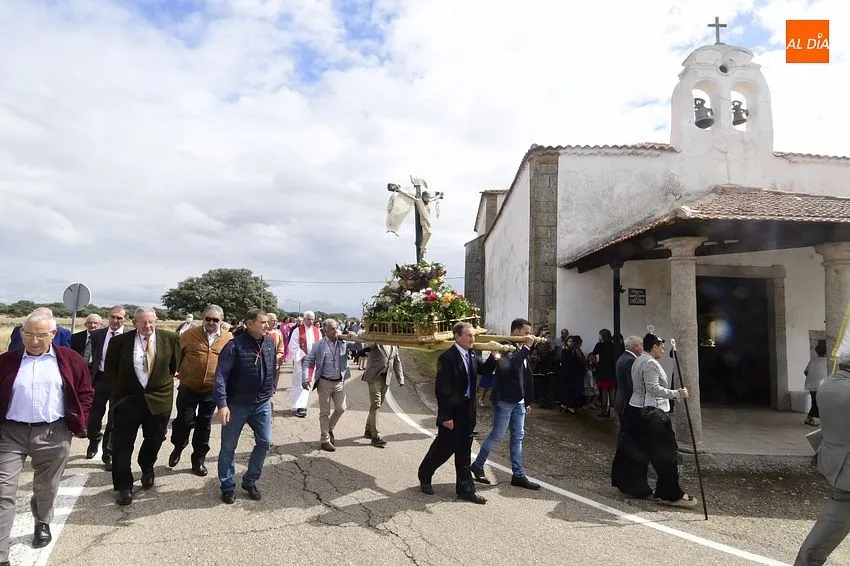 Porcesión del Cristo de La Laguna en Aldehuela de Yeltes / Fotos: Adrián M.Pastor
